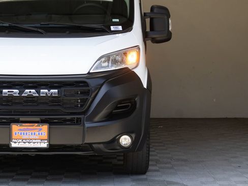 Used 2025 RAM ProMaster 2500 w/ Convenience Group FWD image 5