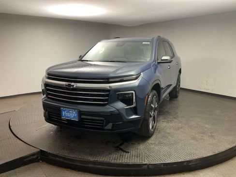 New 2026 Chevrolet Traverse High Country image 3