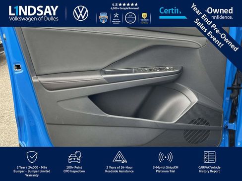 Certified 2025 Volkswagen Taos SE image 10