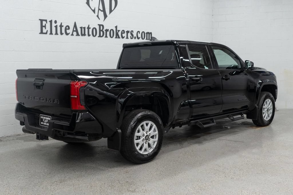 Used 2025 Toyota Tacoma SR5 AWD/4WD image 29