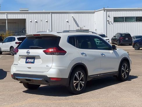 Used 2018 Nissan Rogue SL image 3