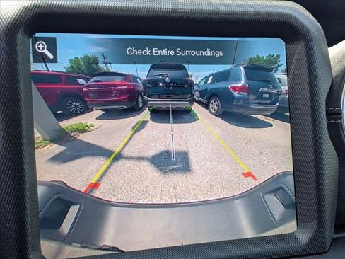Used 2020 Jeep Gladiator Overland AWD/4WD image 7