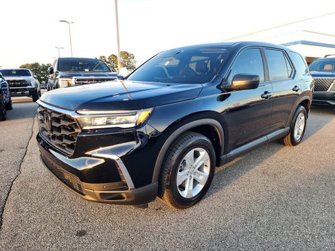 Used 2023 Honda Pilot LX image 9