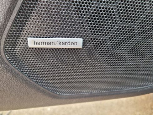 Used 2019 Subaru Outback 3.6R Touring image 23