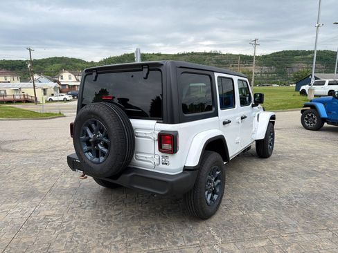 New 2026 Jeep Wrangler Unlimited Sport AWD/4WD image 8