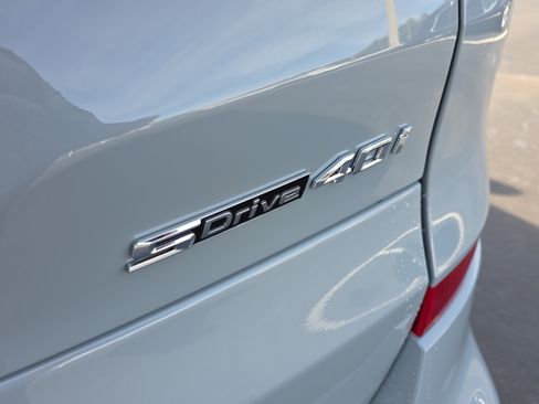 New 2026 BMW X5 sDrive40i w/ M Sport Package image 6