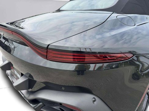 Used 2022 Aston Martin V8 Vantage Roadster RWD image 17