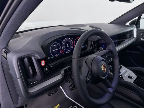New 2026 Porsche Cayenne AWD/4WD image 4