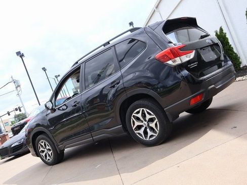 Used 2021 Subaru Forester Premium AWD/4WD image 4