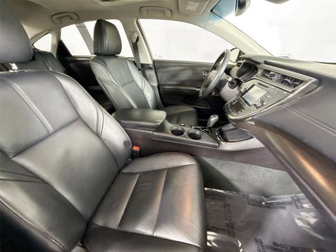 Used 2018 Toyota Avalon XLE Premium image 48