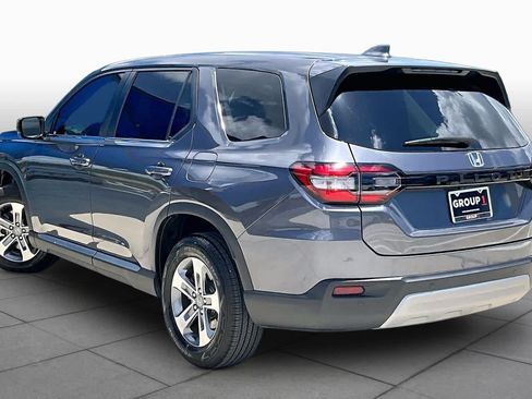 Used 2025 Honda Pilot EX-L image 11
