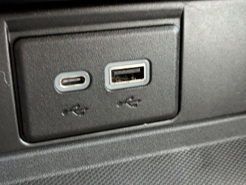 Used 2022 Chevrolet Tahoe Z71 w/ Luxury Package image 24