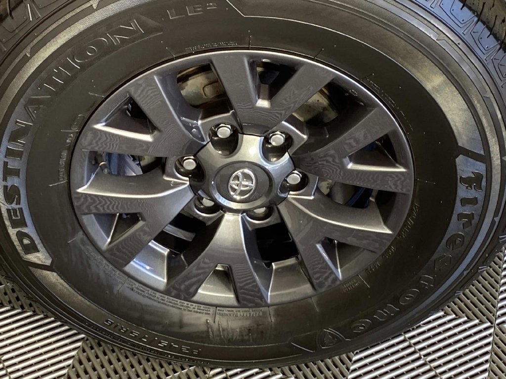 Used 2021 Toyota Tacoma SR5 AWD/4WD image 27