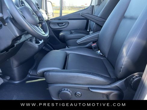 Used 2024 Mercedes-Benz Sprinter 2500 image 19