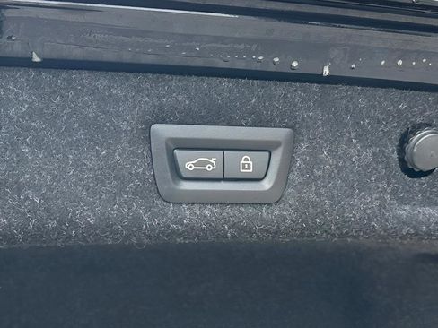 Used 2023 BMW 540i w/ Executive Package image 26