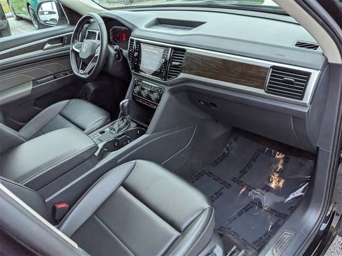 Certified 2023 Volkswagen Atlas SE image 15