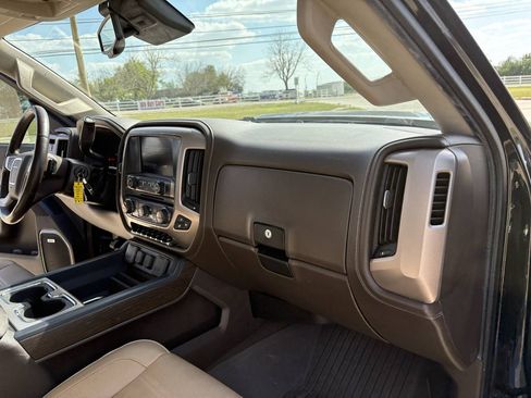 Used 2019 GMC Sierra 2500 Denali w/ Duramax Plus Package AWD/4WD image 16