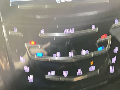 Used 2019 Cadillac Escalade Platinum RWD image 26