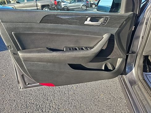 Used 2018 Hyundai Sonata Limited image 15
