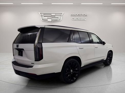 Used 2025 Cadillac Escalade Sport Platinum w/ LPO, ONYX Package image 7