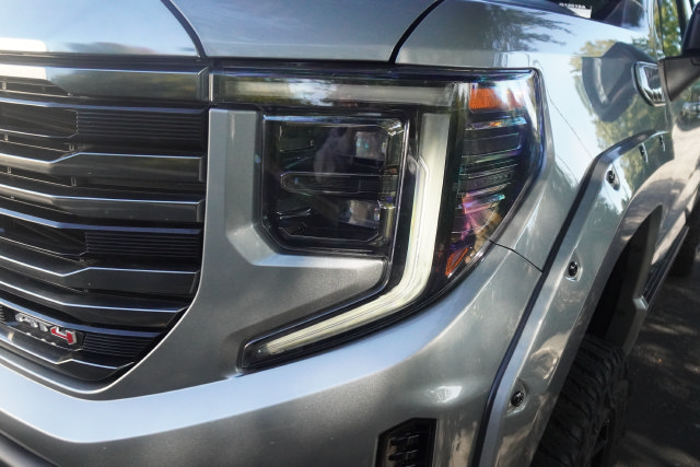 Used 2023 GMC Sierra 1500 AT4 w/ AT4 Premium Package AWD/4WD image 34