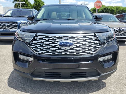 Used 2022 Ford Explorer Platinum w/ Equipment Group 601A image 2
