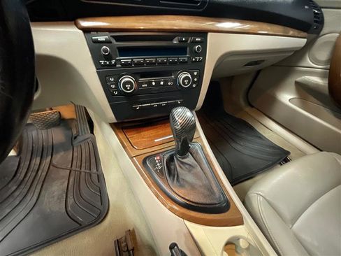 Used 2008 BMW 135i Convertible image 15