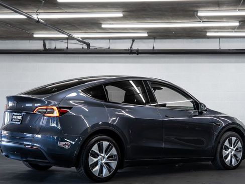 Used 2023 Tesla Model Y Long Range image 5