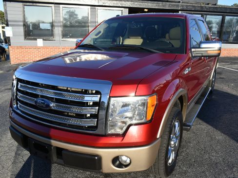 Used 2013 Ford F150 Lariat w/ Lariat Chrome Pkg image 2