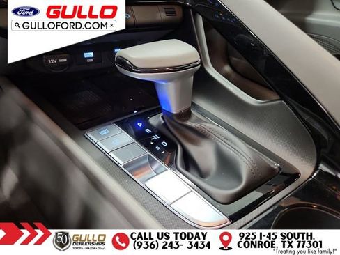 Used 2025 Hyundai Elantra SEL image 27