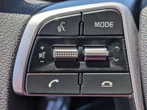 Used 2019 Kia Sorento AWD V6 image 16