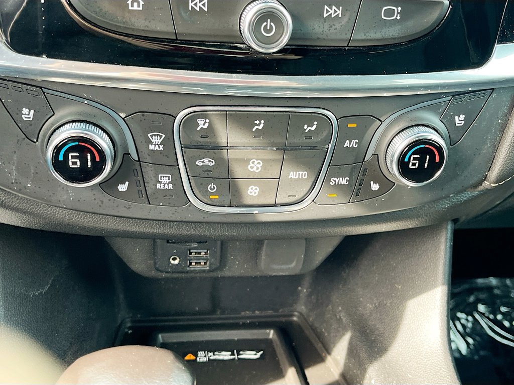 Used 2022 Chevrolet Traverse Premier AWD/4WD image 16
