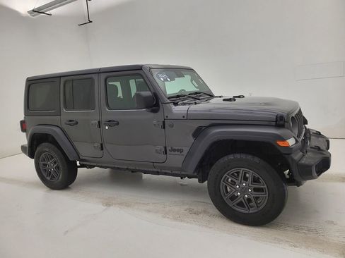 Used 2025 Jeep Wrangler Unlimited Sport AWD/4WD image 1