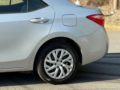 Used 2018 Toyota Corolla LE image 7