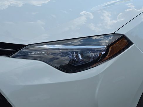 Used 2018 Toyota Corolla LE FWD image 29