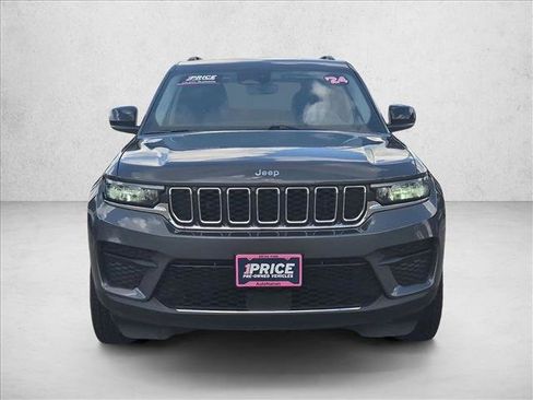 Used 2024 Jeep Grand Cherokee Laredo RWD image 2