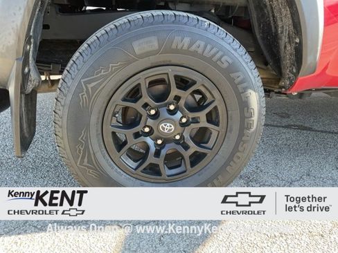 Used 2019 Toyota Tacoma SR w/ SX Package image 10