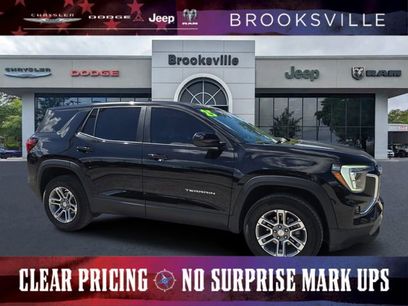 Used 2025 GMC Terrain Elevation