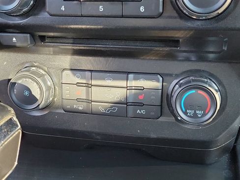 Used 2018 Ford F150 XLT w/ Equipment Group 302A Luxury AWD/4WD image 29