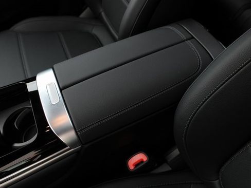 New 2025 Mercedes-Benz GLC 350e 4MATIC image 30