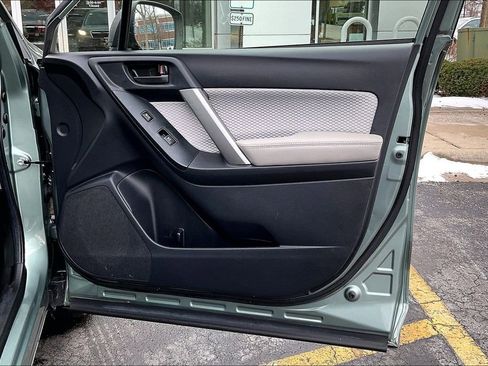 Used 2017 Subaru Forester 2.5i w/ Alloy Wheel Package image 27