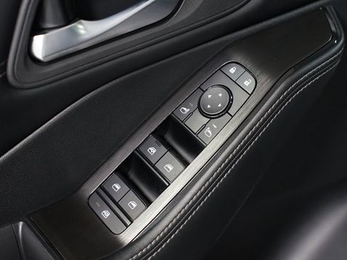 Used 2025 Nissan Rogue SV w/ SV Premium Package FWD image 29