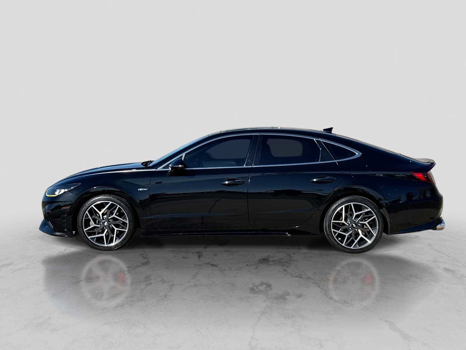 Used 2022 Hyundai Sonata N Line w/ Preferred Accessory Package FWD image 3