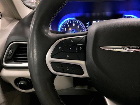 Used 2024 Chrysler Voyager LX image 17