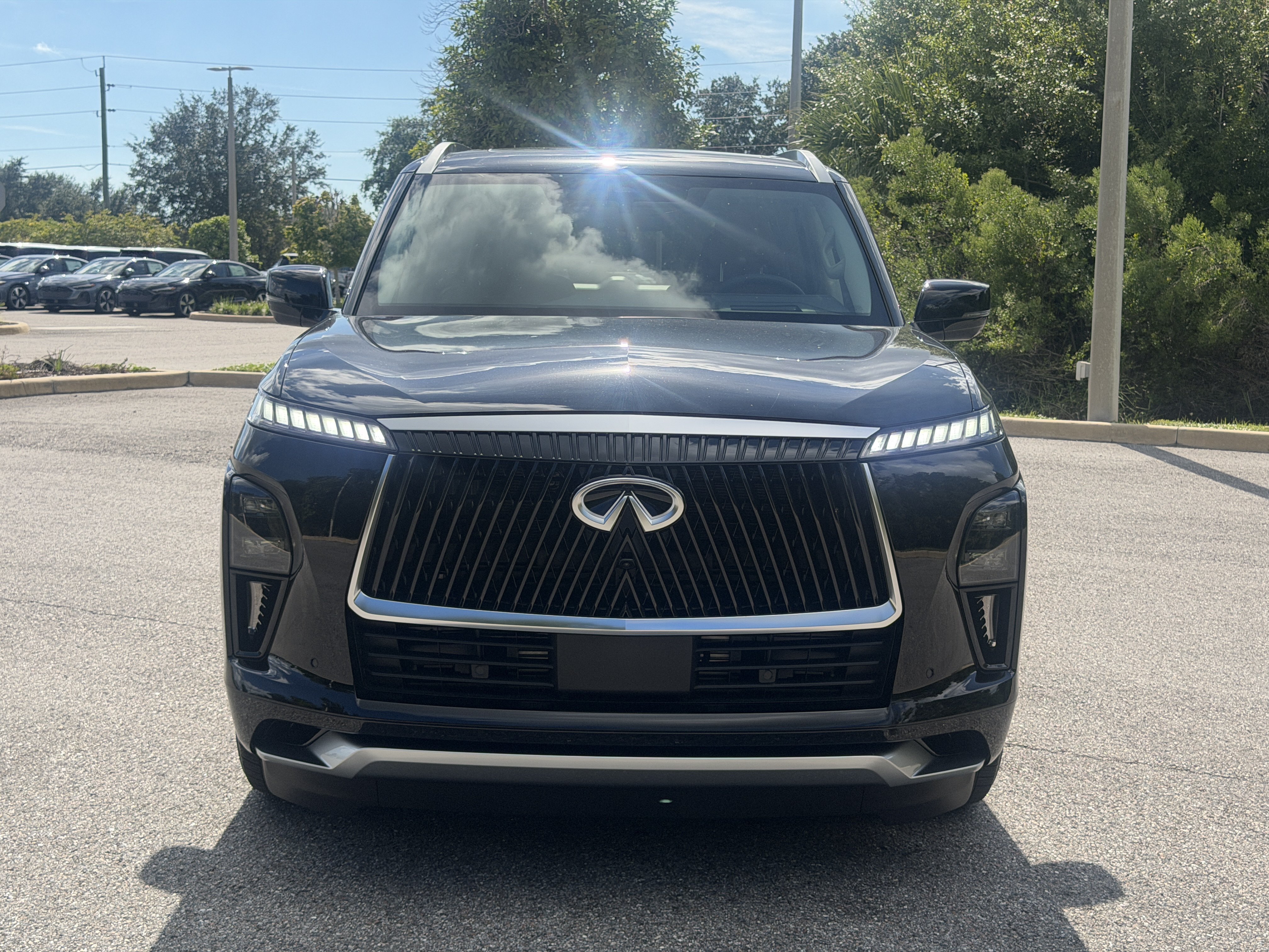 New 2027 INFINITI QX80 Luxe w/ Cargo Package RWD image 2