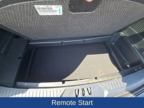 Used 2025 Ford Explorer Active w/ Active Comfort Package RWD image 9