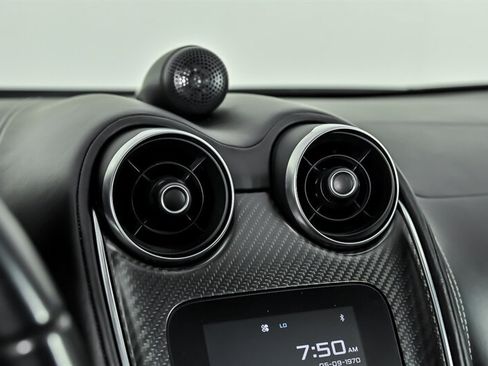 Used 2017 McLaren 570S RWD image 29