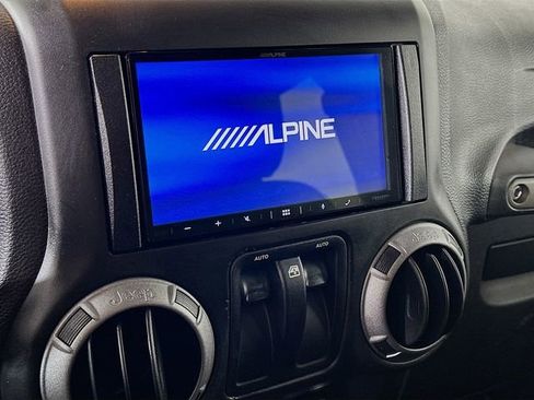 Used 2016 Jeep Wrangler Sport image 13