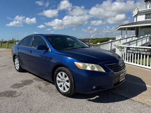 Used 2009 Toyota Camry XLE image 3