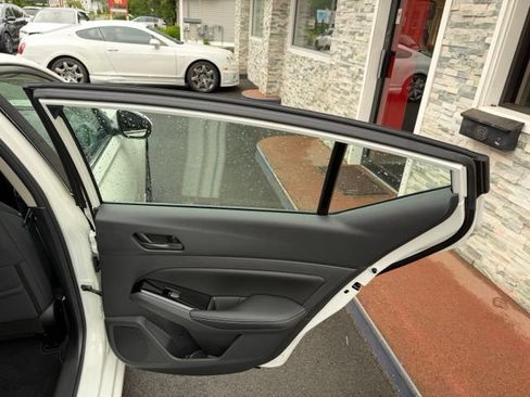 Used 2023 Nissan Altima 2.5 SV AWD/4WD image 14